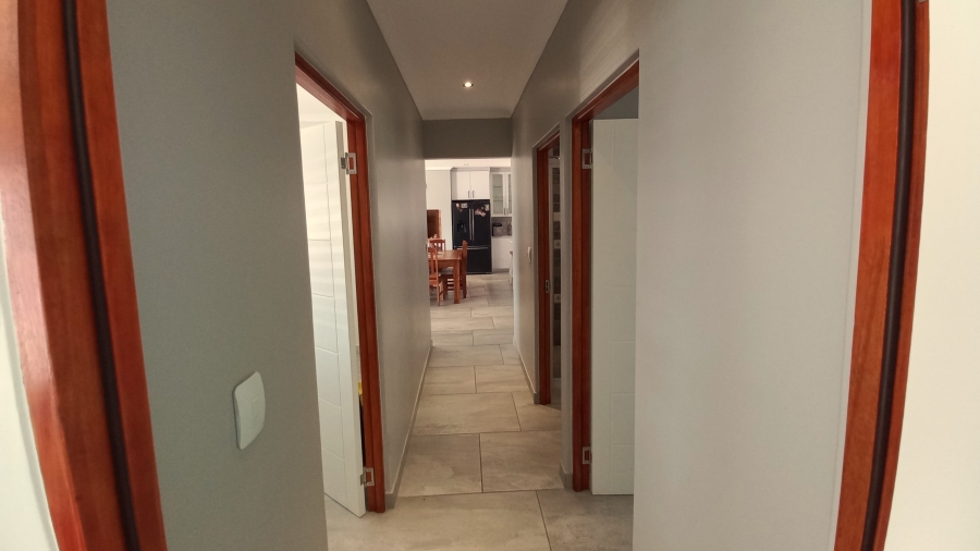 3 Bedroom Property for Sale in Kleinkoornhuis Western Cape